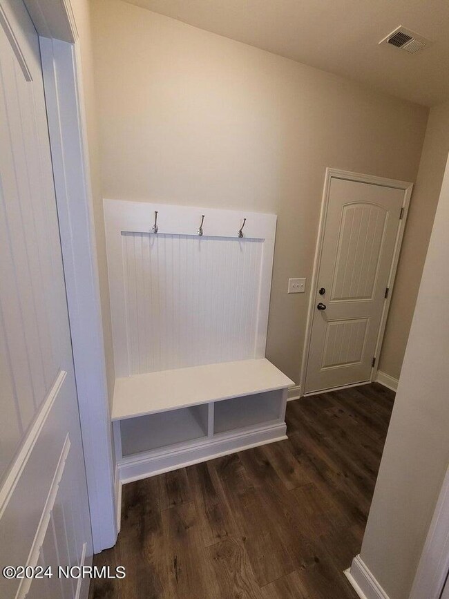 702 Foggy Crossing Ct, Aberdeen, NC 28315 - photo 4