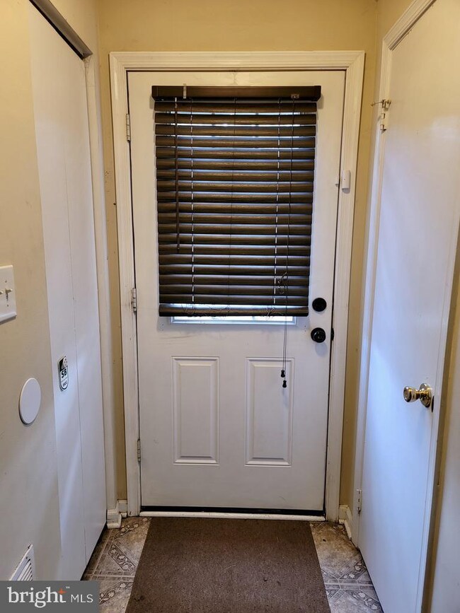 16350 Taconic Cir unit 92C, Dumfries, VA 22025 - photo 3