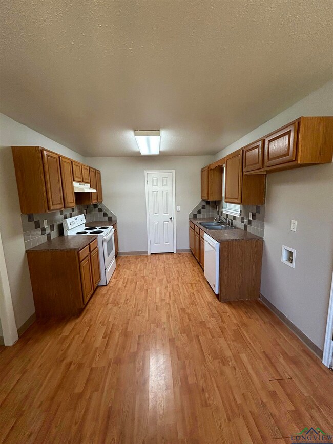 1807 Tierra Del Sol, Kilgore, TX 75662 - photo 6