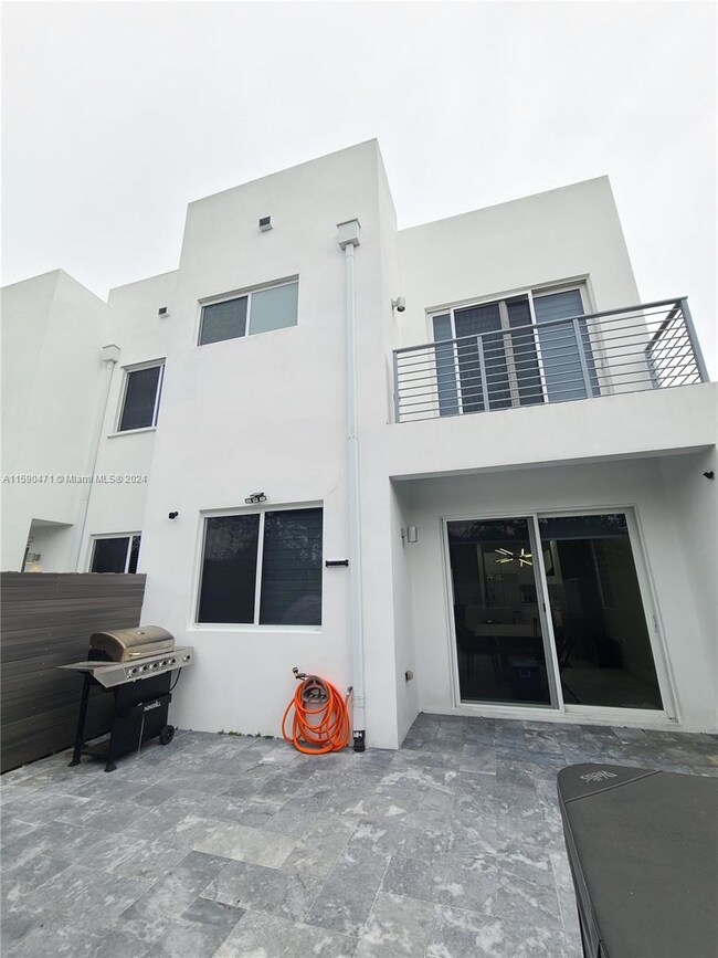 7240 NW 103rd Path, Doral, FL 33178 - photo 7