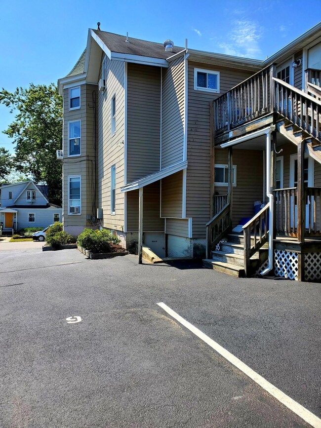 78 Ocean Ave, Old Orchard Beach, ME 04064 - photo 3