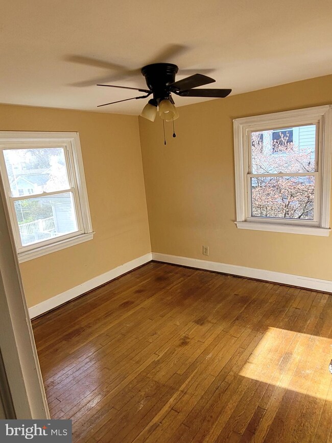 331 S Washington St unit B, Berkeley Springs, WV 25411 - photo 5