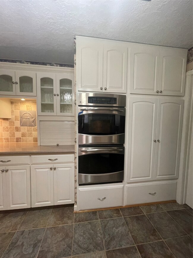 7546 Maple Tree Dr, Houston, TX 77088 - photo 4