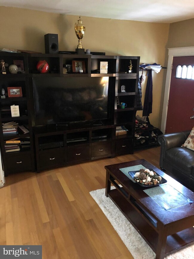 218 Hamilton Ave, Darby, PA 19023 - photo 5
