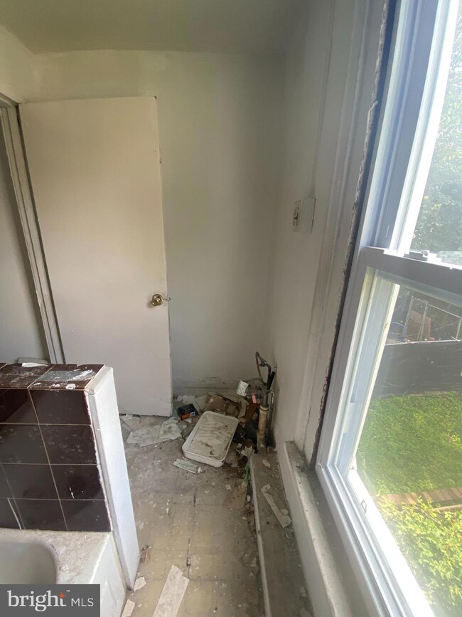 5628 Heiskell St, Philadelphia, PA 19144 - photo 2