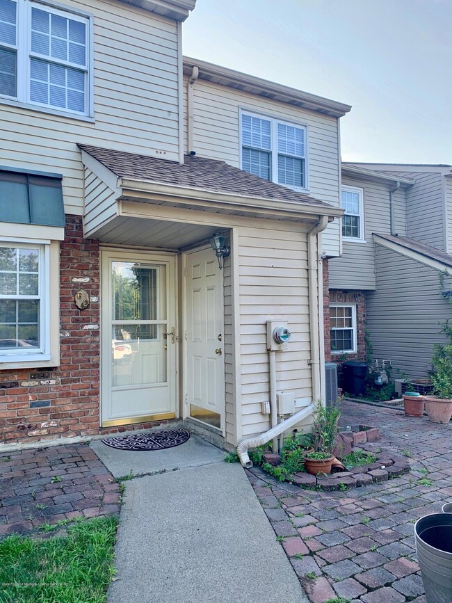 6 Revere Ln unit C, Staten Island, NY 10306 - photo 3