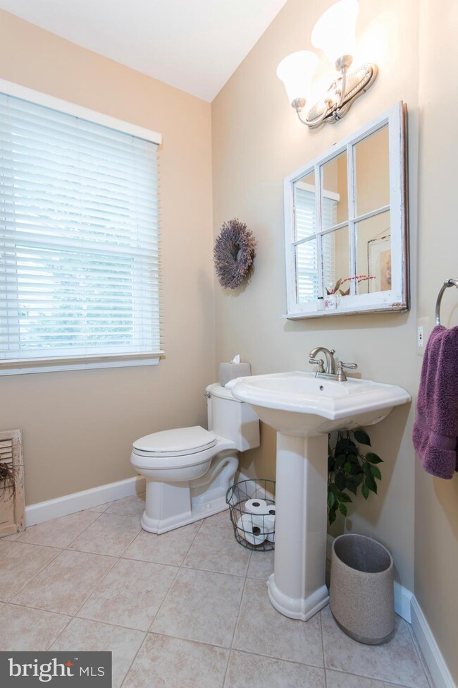 4913 Fox Creek Ct, Chantilly, VA 20151 - photo 5