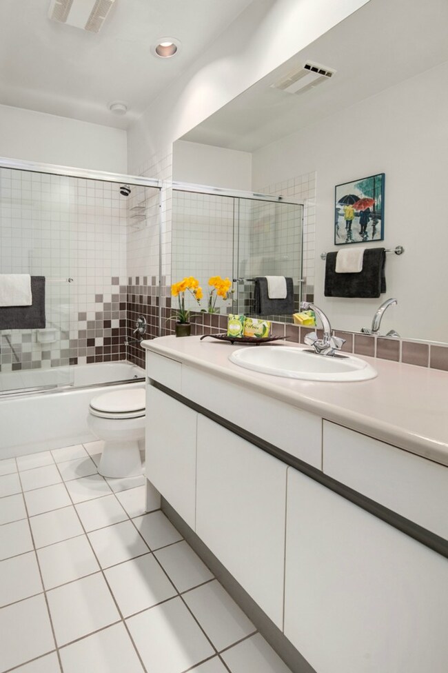 8005 SE 33rd Place, Mercer Island, WA 98040 - photo 7