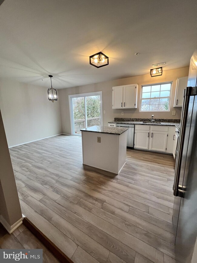 1237 Splashing Brook Dr, Abingdon, MD 21009 - photo 6