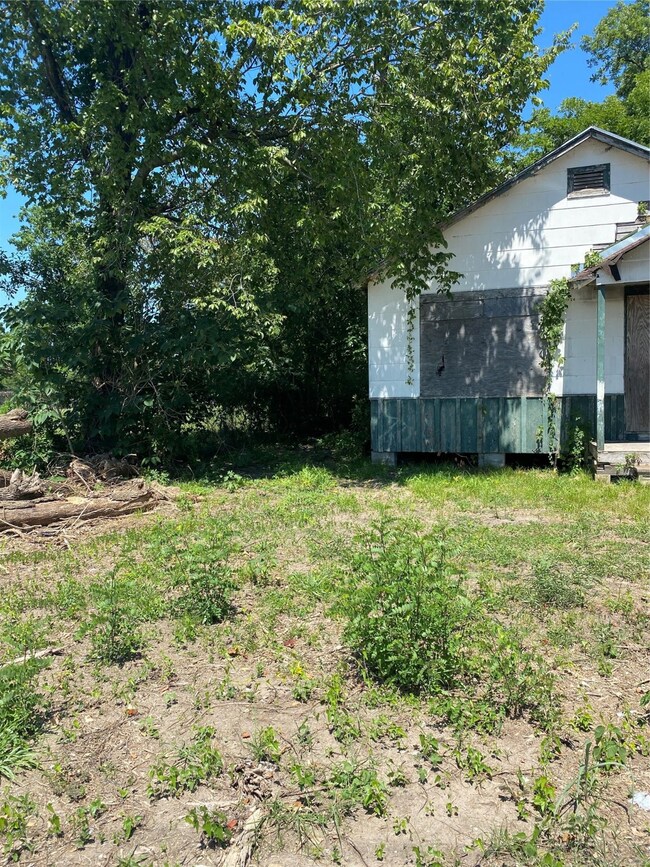 9634 E Hardy Rd, Houston, TX 77093 - photo 5