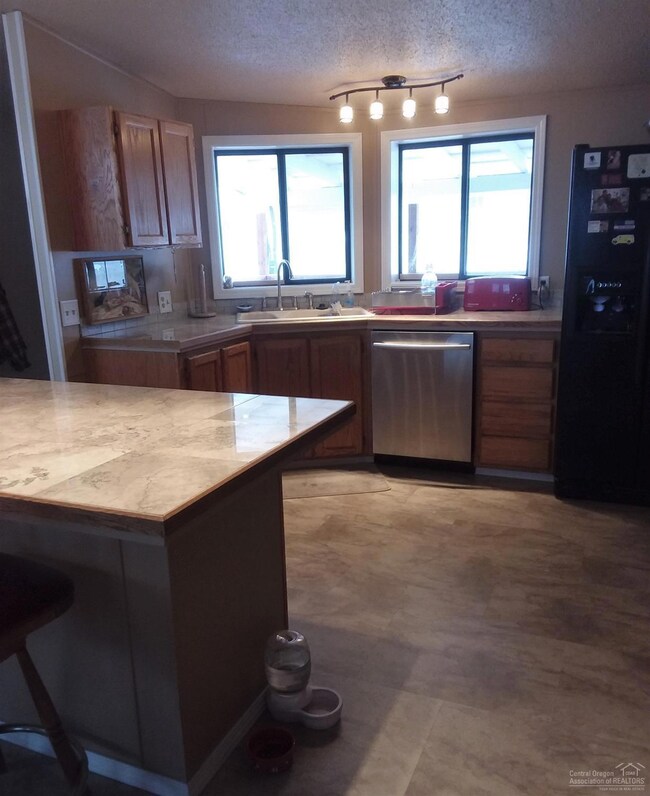 20153 Lyon Ct, Bend, OR 97702 - photo 4