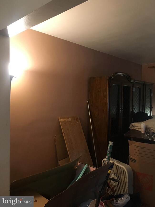 8671 Oak Rd, Parkville, MD 21234 - photo 5