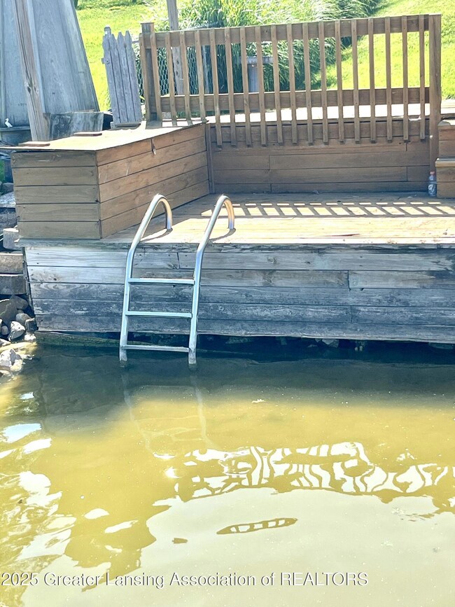 8746 Lake Dr, Springport, MI 49284 - photo 7