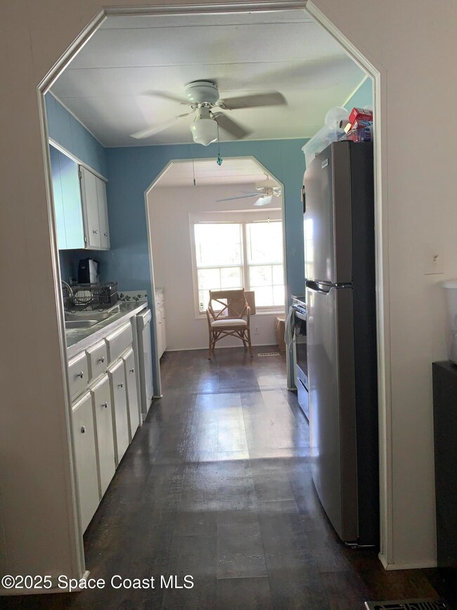 913 Fir St, Sebastian, FL 32976 - photo 5