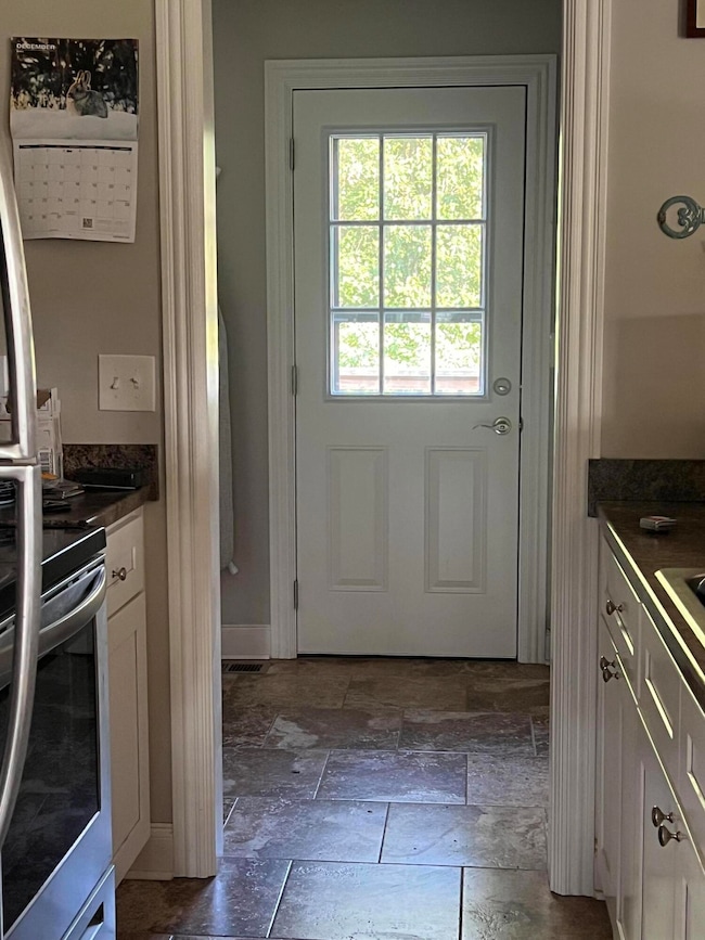 9400 W Ridge Trail Rd, Soddy Daisy, TN 37379 - photo 6