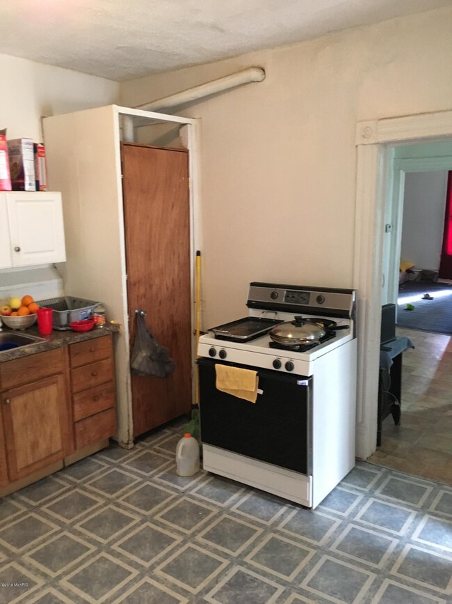 011 (2)