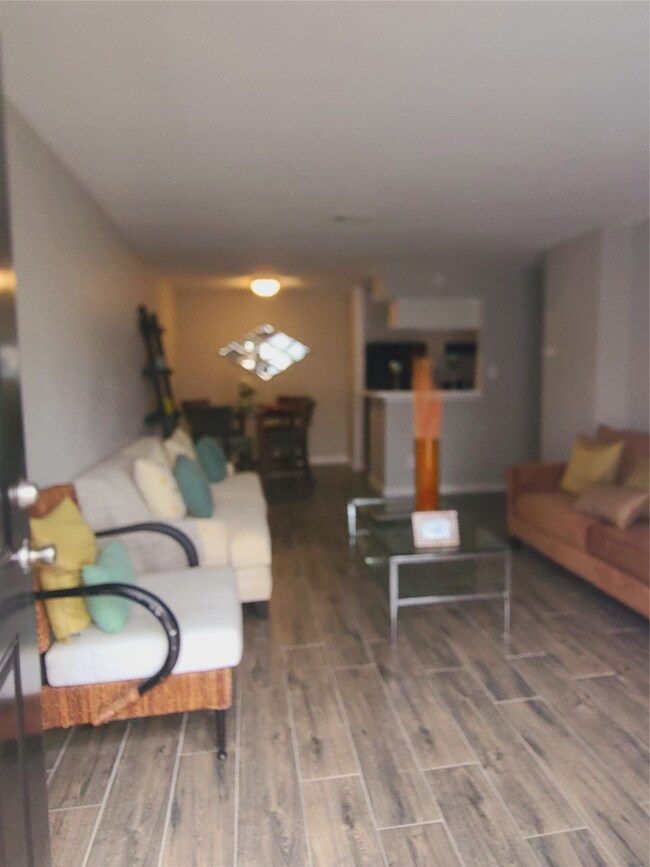 4655 Wild Indigo St unit 260, Houston, TX 77027 - photo 7