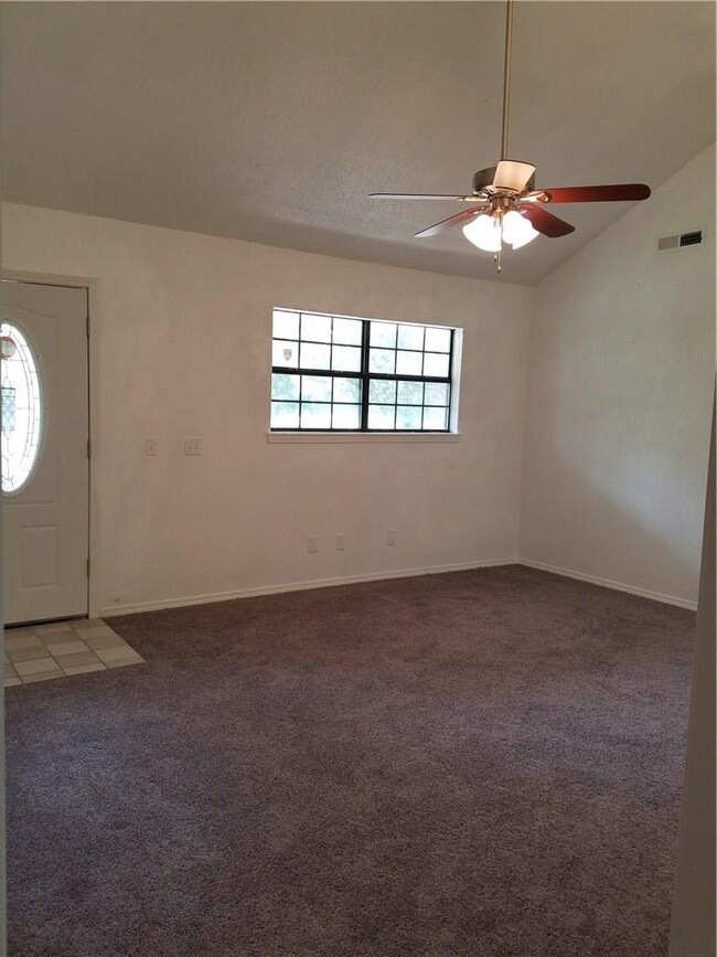 43 Judy Dr, Bella Vista, AR 72715 - photo 4