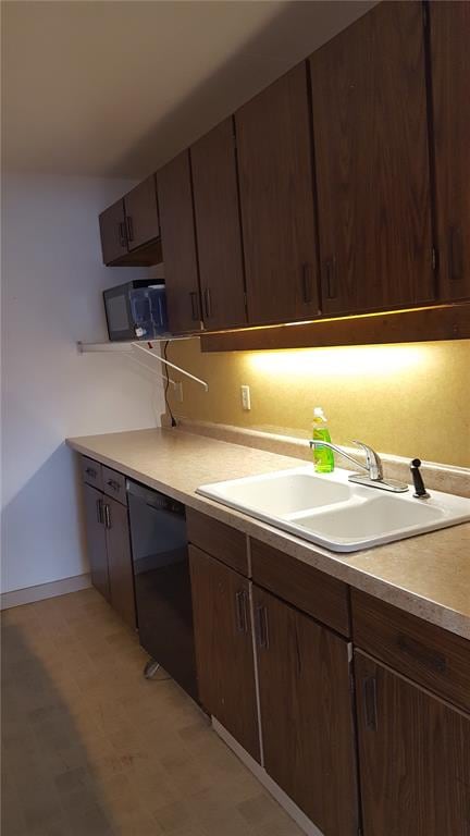 929 9th St SE, Cedar Rapids, IA 52401 - photo 7