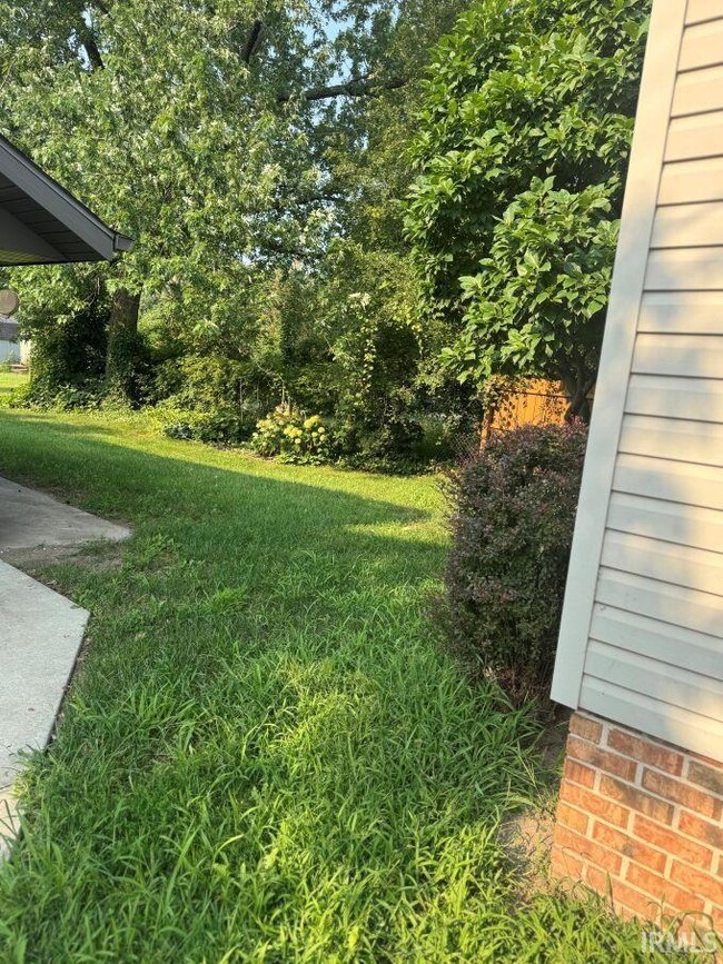 1211 Bower St, Elkhart, IN 46514 - photo 3