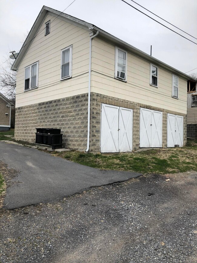 rear unit garages