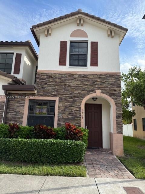 9309 W 32nd Ln, Hialeah, FL 33018 - photo 2