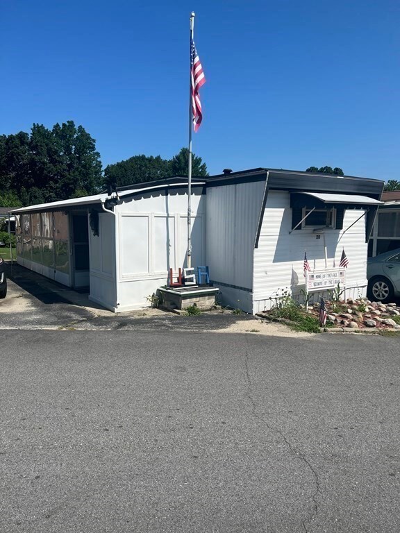 239 Ayer Rd unit 20, Littleton, MA 01460 - photo 2