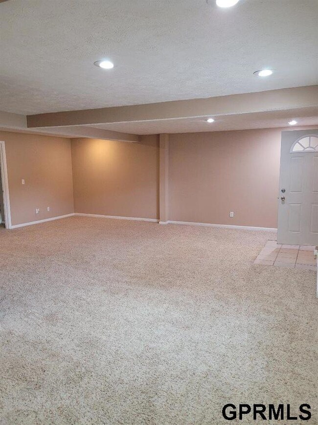 2301 Quartz Dr, Papillion, NE 68046 - photo 3
