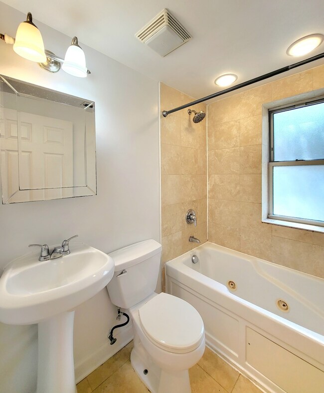 2856 W Rosemont Ave unit 2, Chicago, IL 60659 - photo 6
