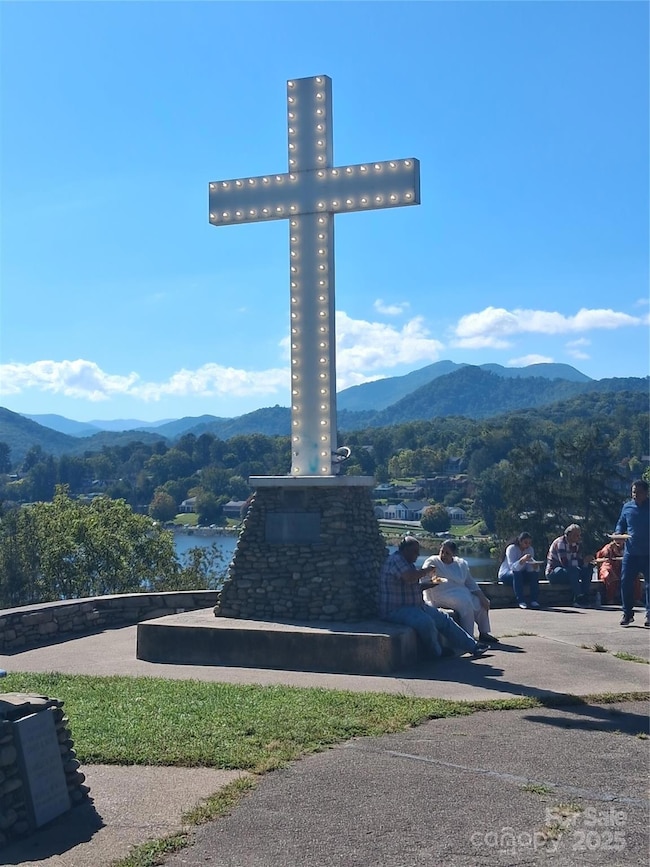 The landmark cross on the lake in front of the Lambuth Inn