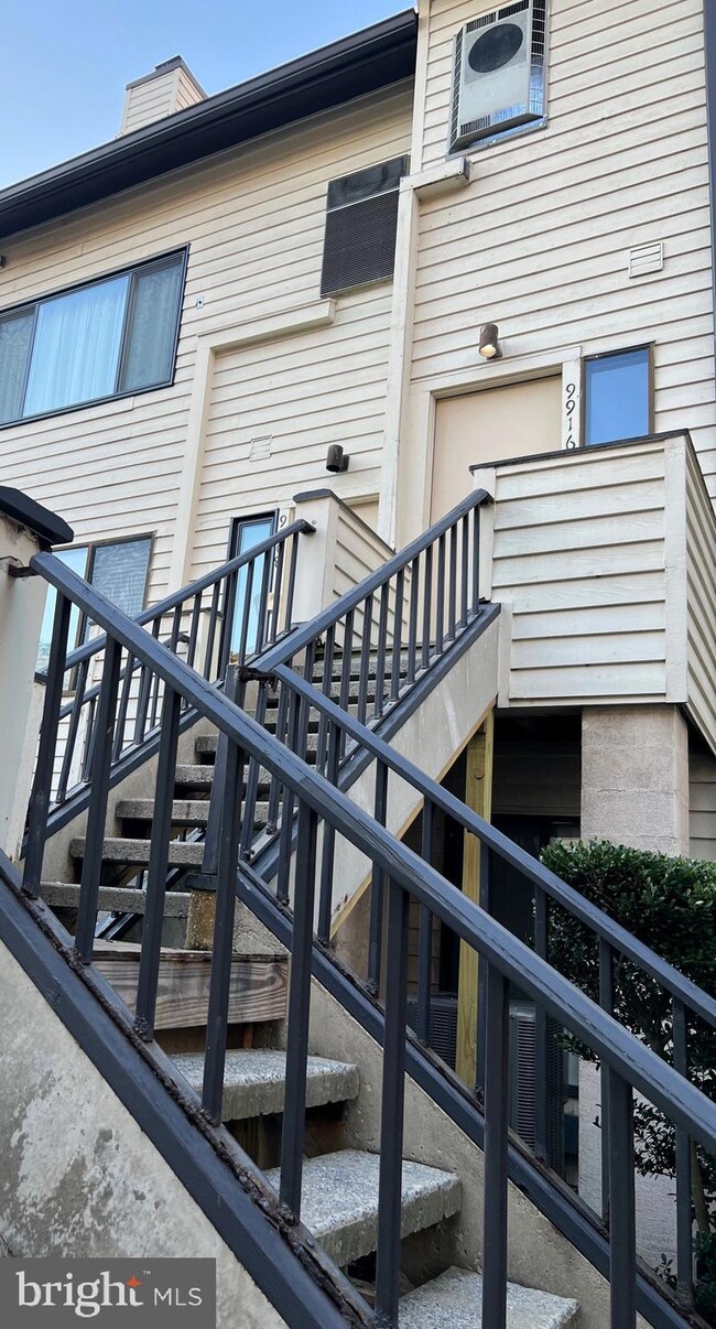 9916 Hellingly Place unit 154, Montgomery Village, MD 20886 - photo 2