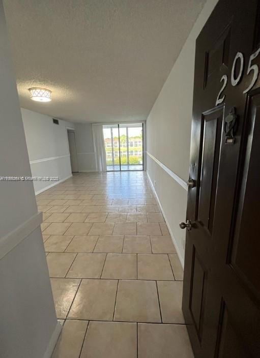 212 Lake Pointe Dr unit 205, Oakland Park, FL 33309 - photo 2