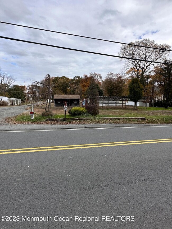 336 Everett Rd, Lincroft, NJ 07738 - photo 3