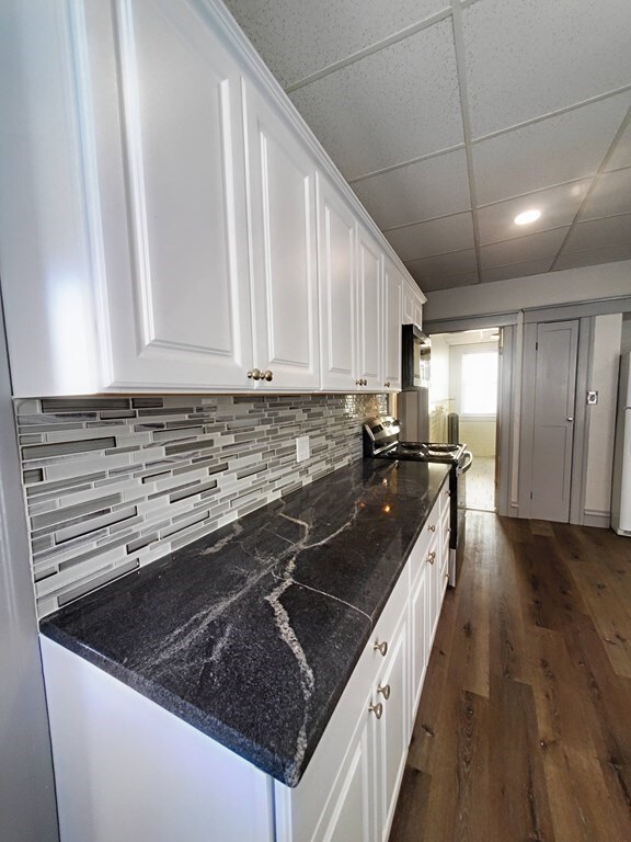 19 N Woodford St unit 2, Worcester, MA 01604 - photo 2