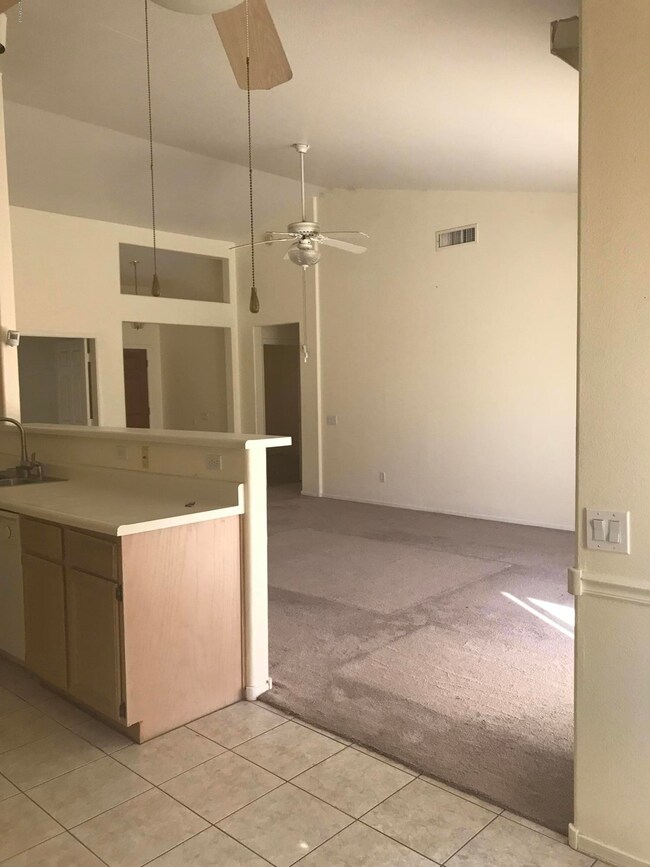 405 W Primoroso Dr, Gilbert, AZ 85233 - photo 3