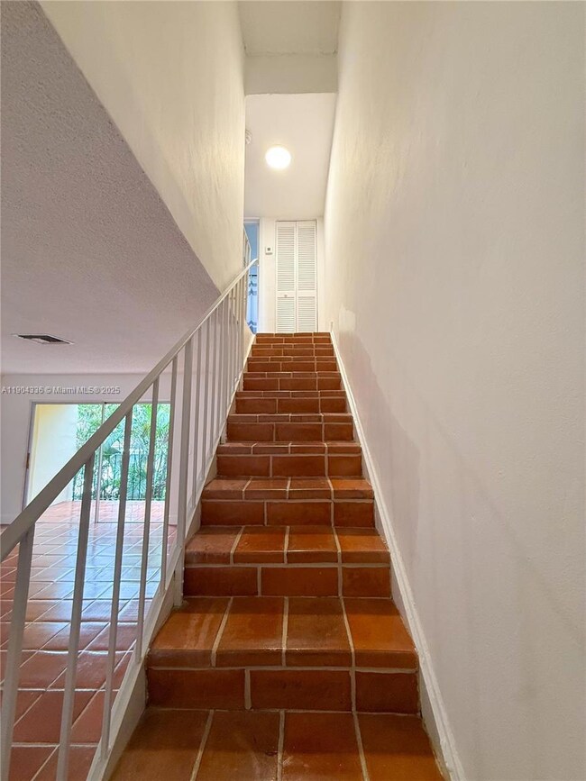 11 Edgewater Dr unit 8, Coral Gables, FL 33133 - photo 7