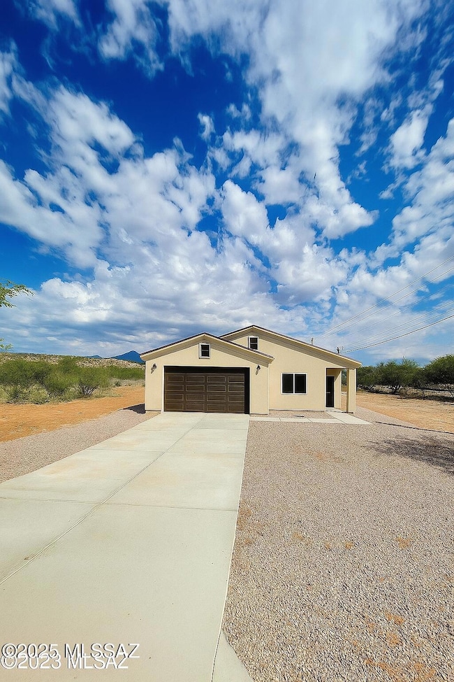 20250718_1035_Desert Home Exterior_remix