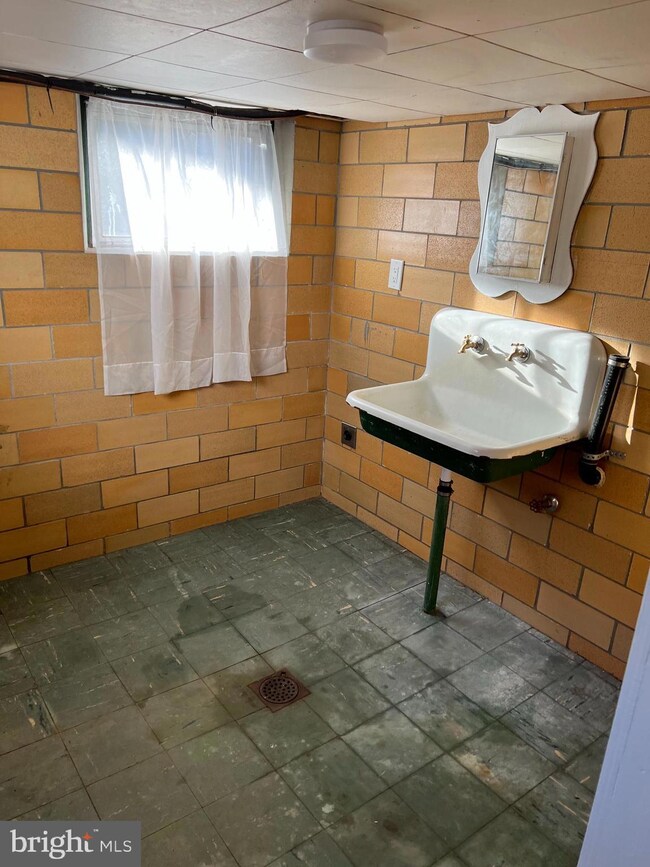 615 S 3rd St, Millville, NJ 08332 - photo 6