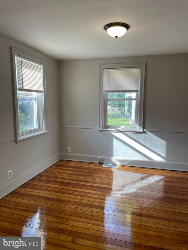1506 N Chesapeake Rd, Camden, NJ 08104 - photo 4