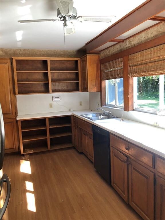 Laminate wood floors in kitchen