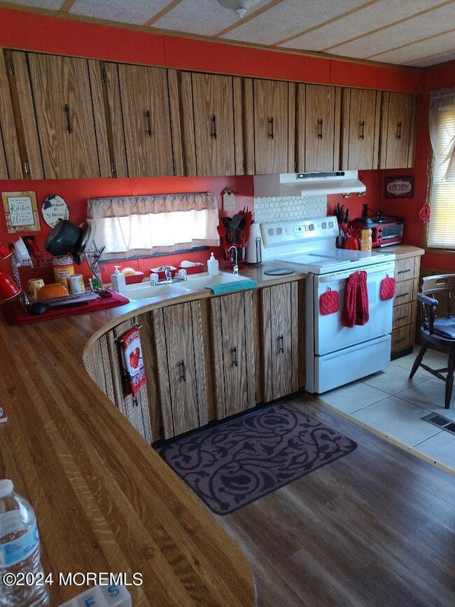 24 Bluebird kitchen