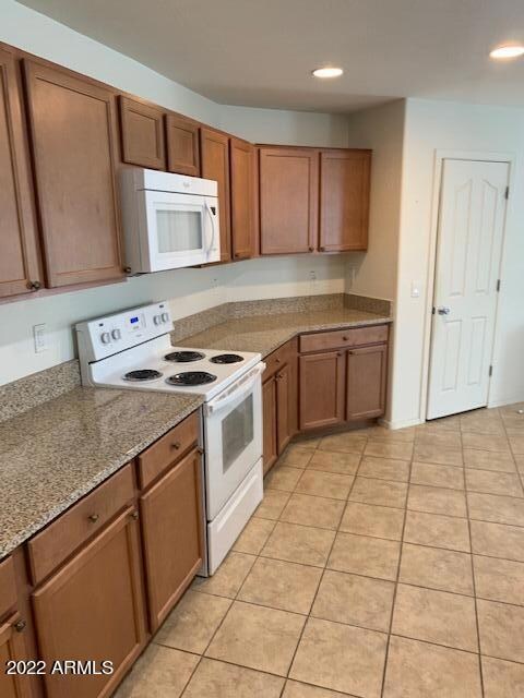 Kitchen (2)