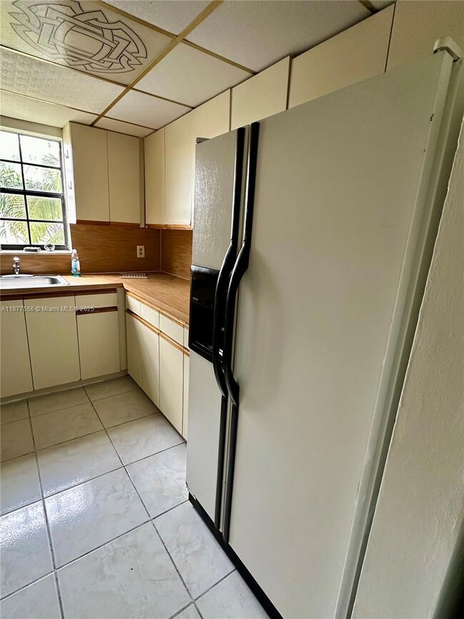 2582 W 56th St unit 201, Hialeah, FL 33016 - photo 7