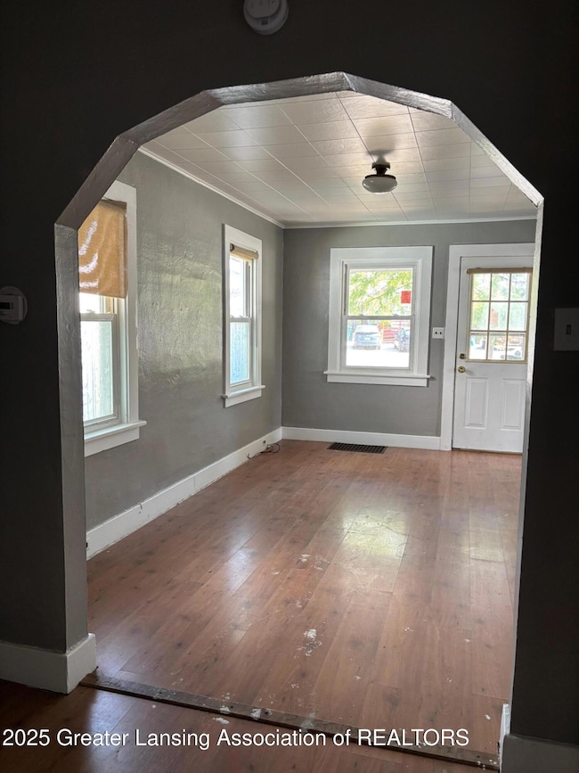 118 Mifflin Ave, Lansing, MI 48912 - photo 5