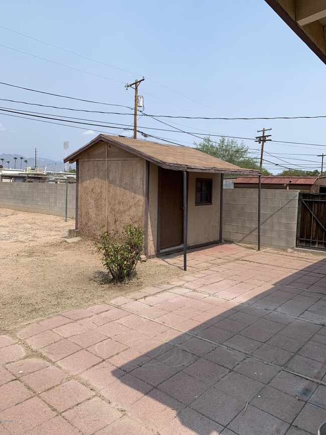 2111 E 18th St, Tucson, AZ 85719 - photo 4