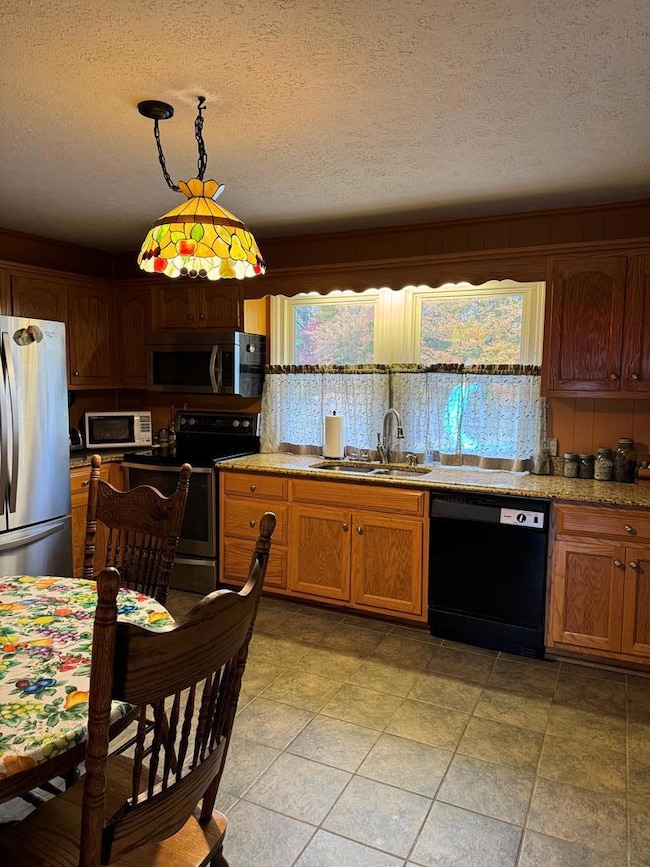 220 W Minnie Ave, Monterey, TN 38574 - photo 4