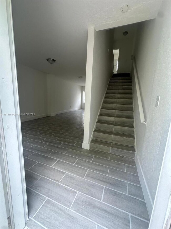 8325 NW 5th Ave unit 8325, Miami, FL 33150 - photo 4
