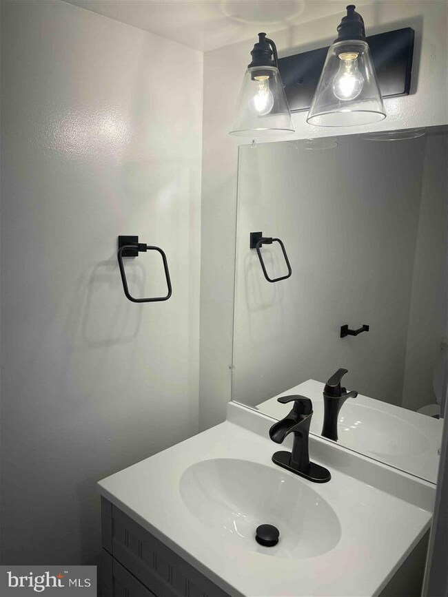 4315 G St SE, Washington, DC 20019 - photo 2