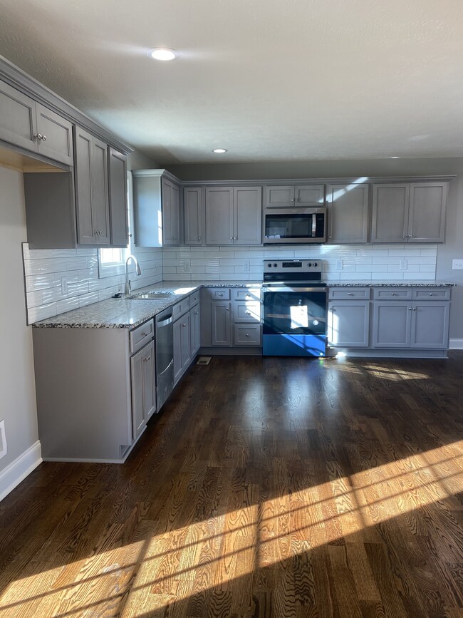 202 Rose Ln, Shelbyville, TN 37160 - photo 5