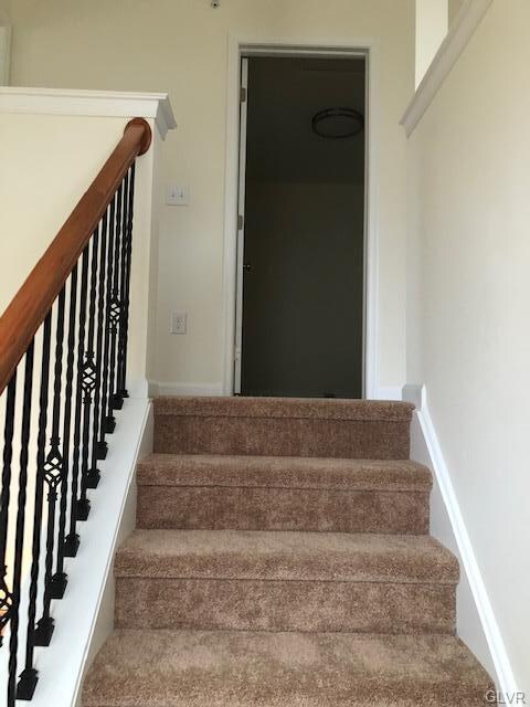 4258 Roosevelt St, Whitehall, PA 18052 - photo 6